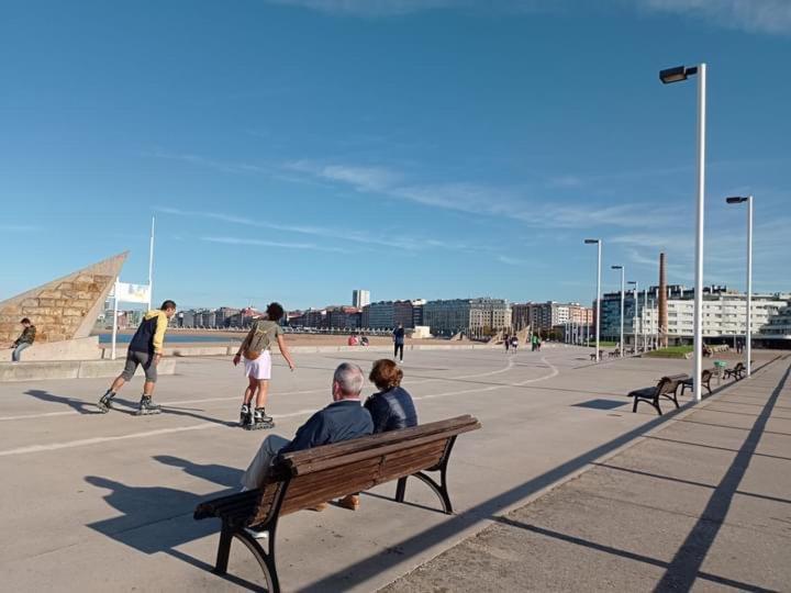 גיחון Poniente Beach מראה חיצוני תמונה
